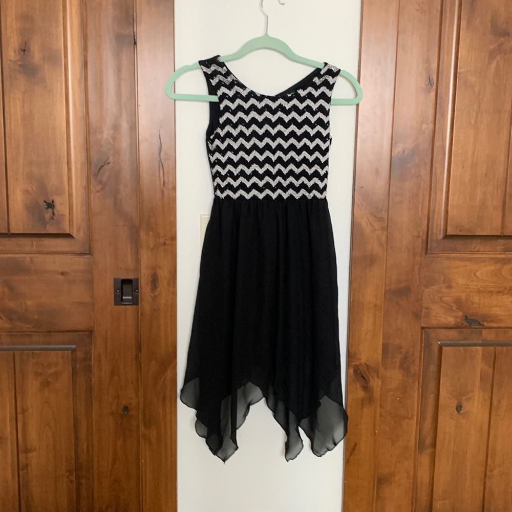 Lilt - size 10 - black and white dress